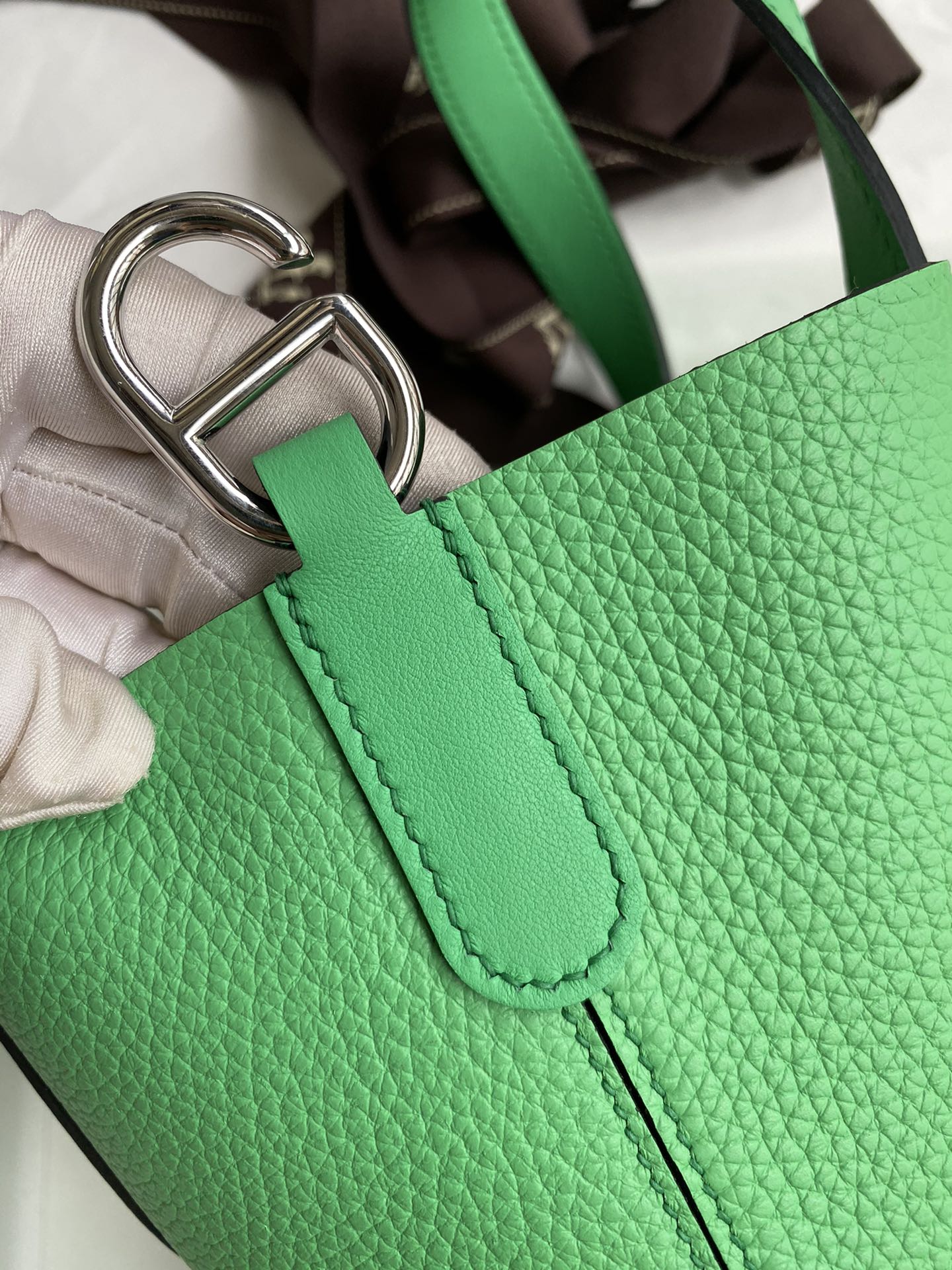 Hermes In The Loop 18 Bag In Vert Comics Clemence Leather